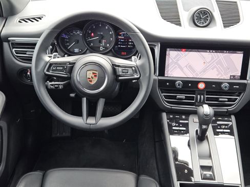 Certified 2025 Porsche Macan image 25