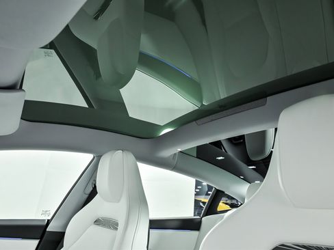 Used 2025 Tesla Model 3 Performance image 22