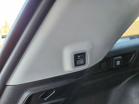 Used 2023 Jeep Grand Cherokee Limited w/ Luxury Tech Group II image 15