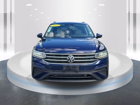 Used 2022 Volkswagen Tiguan SE image 2