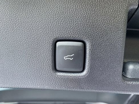 New 2025 Ford Escape SE w/ PHEV Premium Package image 19