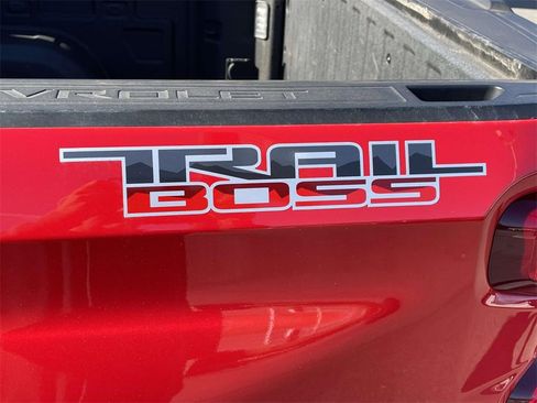 Used 2019 Chevrolet Silverado 1500 LT Trail Boss image 10