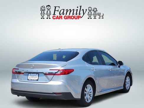 Used 2026 Toyota Camry LE w/ Convenience Package FWD image 4