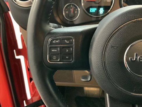 Used 2017 Jeep Wrangler Sahara w/ Connectivity Group AWD/4WD image 20