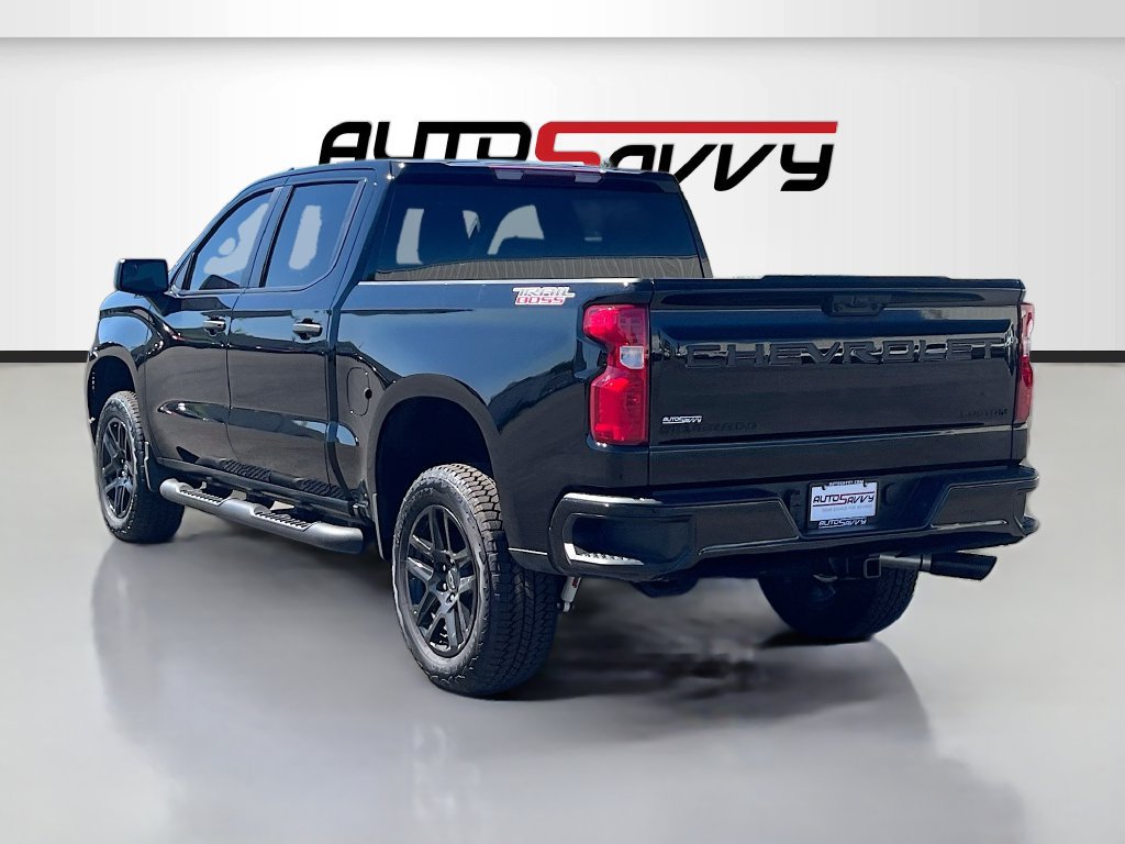 Used 2026 Chevrolet Silverado 1500 Custom Trail Boss w/ Turbomax Blackout Package AWD/4WD image 5