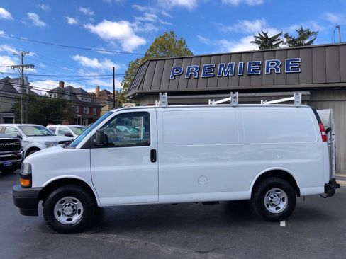 Used 2020 Chevrolet Express 3500 w/ Driver Convenience Package image 2