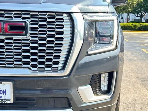 Used 2021 GMC Yukon Denali w/ Denali Premium Package AWD/4WD image 3