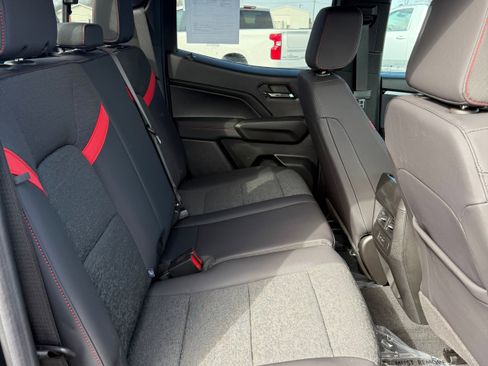 Used 2024 Chevrolet Colorado Z71 w/ Z71 Convenience Package 2 image 11