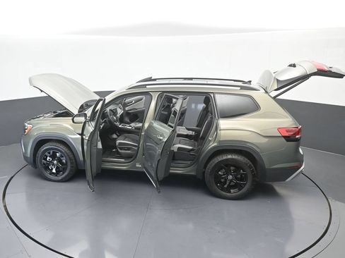 Used 2024 Volkswagen Atlas Peak Edition SE AWD/4WD image 68