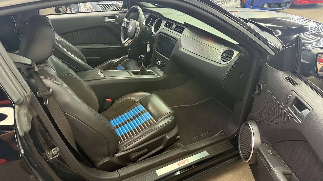 Used 2011 Ford Mustang Shelby GT500 RWD image 16