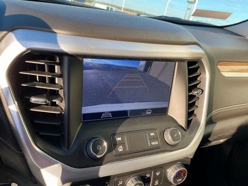 Used 2023 GMC Acadia SLE w/ Driver Convenience Package image 24