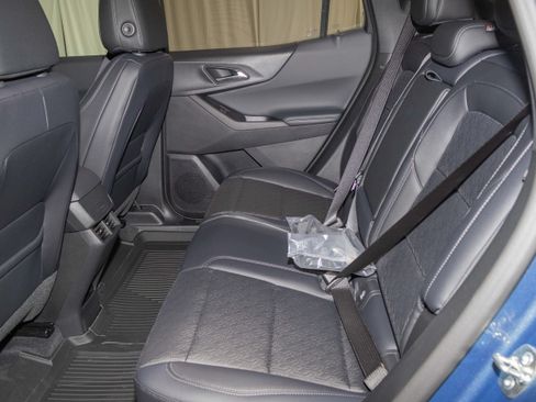 New 2027 Chevrolet Equinox LT w/ Convenience Package II FWD image 9