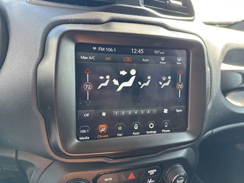 Used 2022 Jeep Renegade Latitude image 24