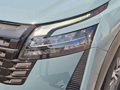New 2026 Nissan Pathfinder SL FWD image 8