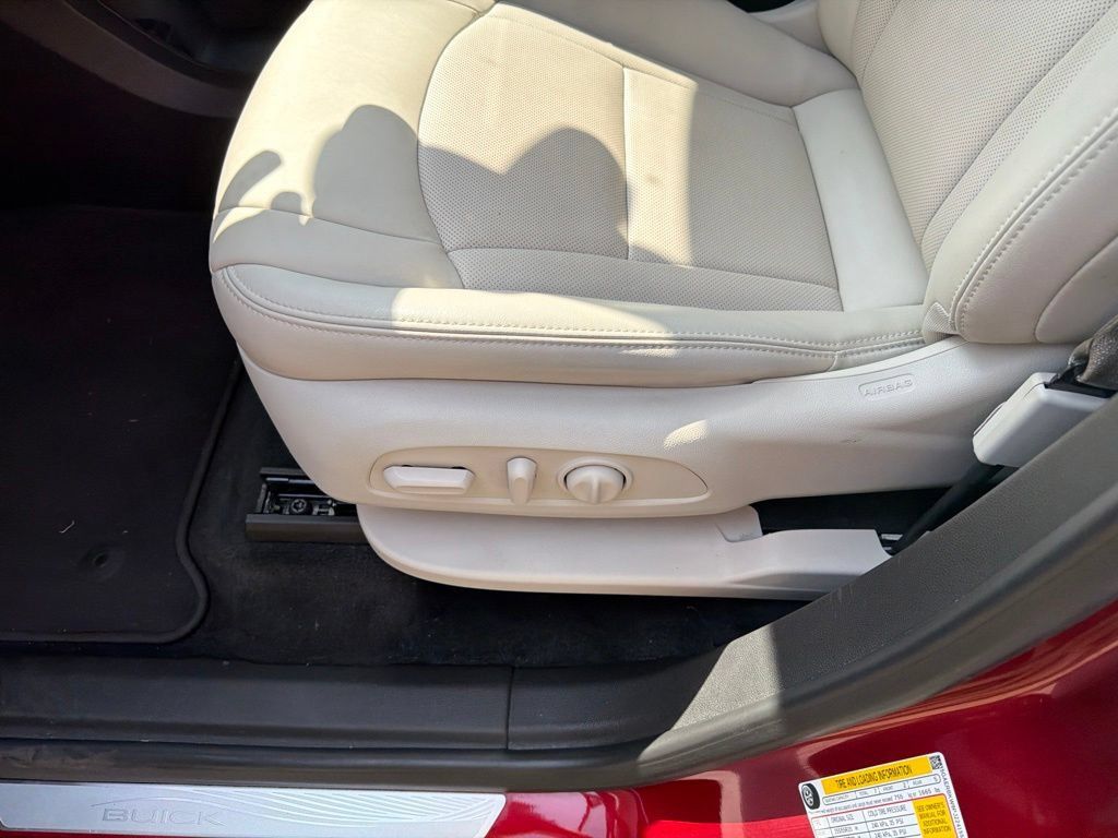 Used 2023 Buick Enclave Essence w/ Experience Buick Package FWD image 17