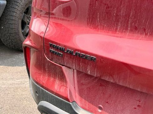 Used 2023 Chevrolet TrailBlazer RS w/ Sun and Liftgate Package AWD/4WD image 10