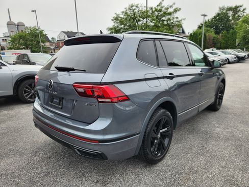 Used 2024 Volkswagen Tiguan SE R-Line AWD/4WD image 4