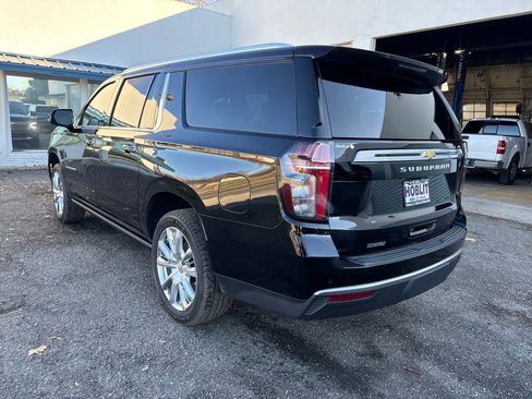 Used 2024 Chevrolet Suburban High Country image 3