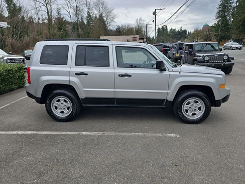 Used 2012 Jeep Patriot Sport image 7