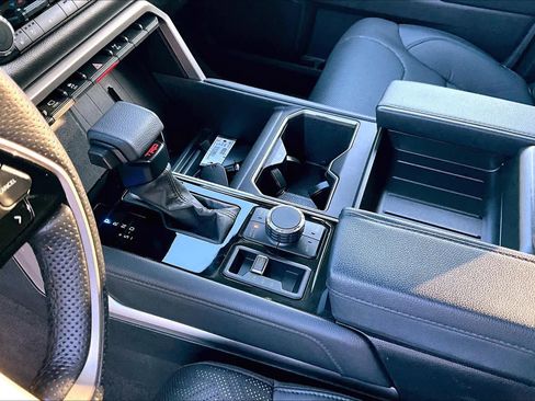 Used 2022 Toyota Tundra Limited image 15