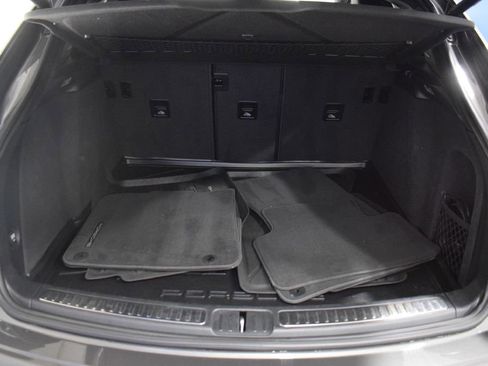 Used 2017 Porsche Macan Turbo image 14