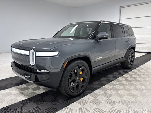 Used 2023 Rivian R1S Adventure AWD/4WD image 1
