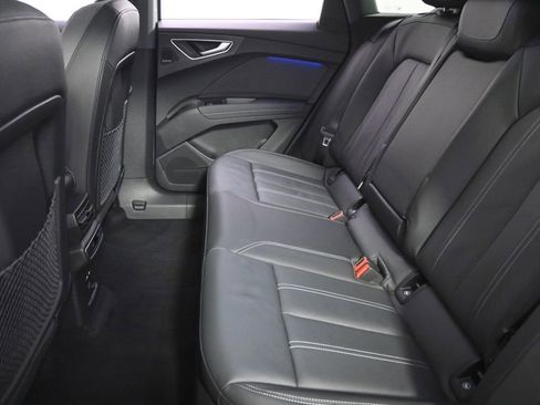 Used 2022 Audi Q4 e-tron Prestige image 21