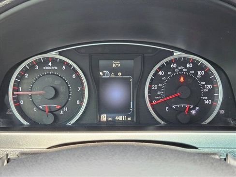 Used 2017 Toyota Camry SE FWD image 11
