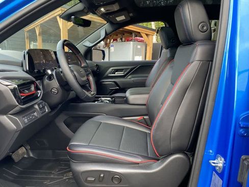 Used 2025 Chevrolet Silverado EV RST AWD/4WD image 13