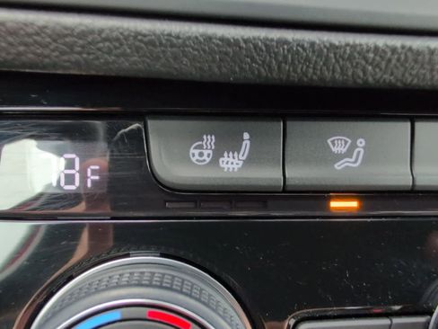 Used 2020 Volkswagen Jetta R-Line w/ R-Line Cold Weather Package image 3