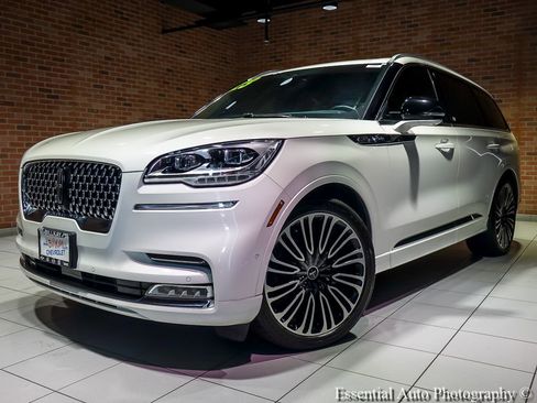 Used 2023 Lincoln Aviator Black Label w/ Dynamic Handling Package AWD/4WD image 2