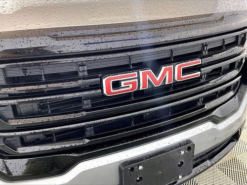 Used 2023 GMC Acadia SLE w/ Elevation Edition image 24