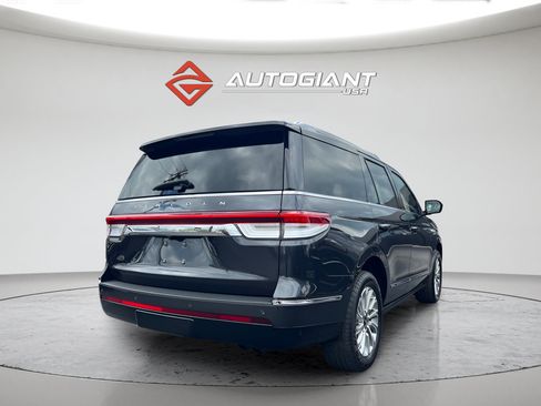 Used 2023 Lincoln Navigator 4WD image 8