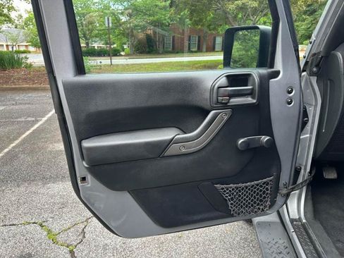 Used 2014 Jeep Wrangler Unlimited Sport AWD/4WD image 21