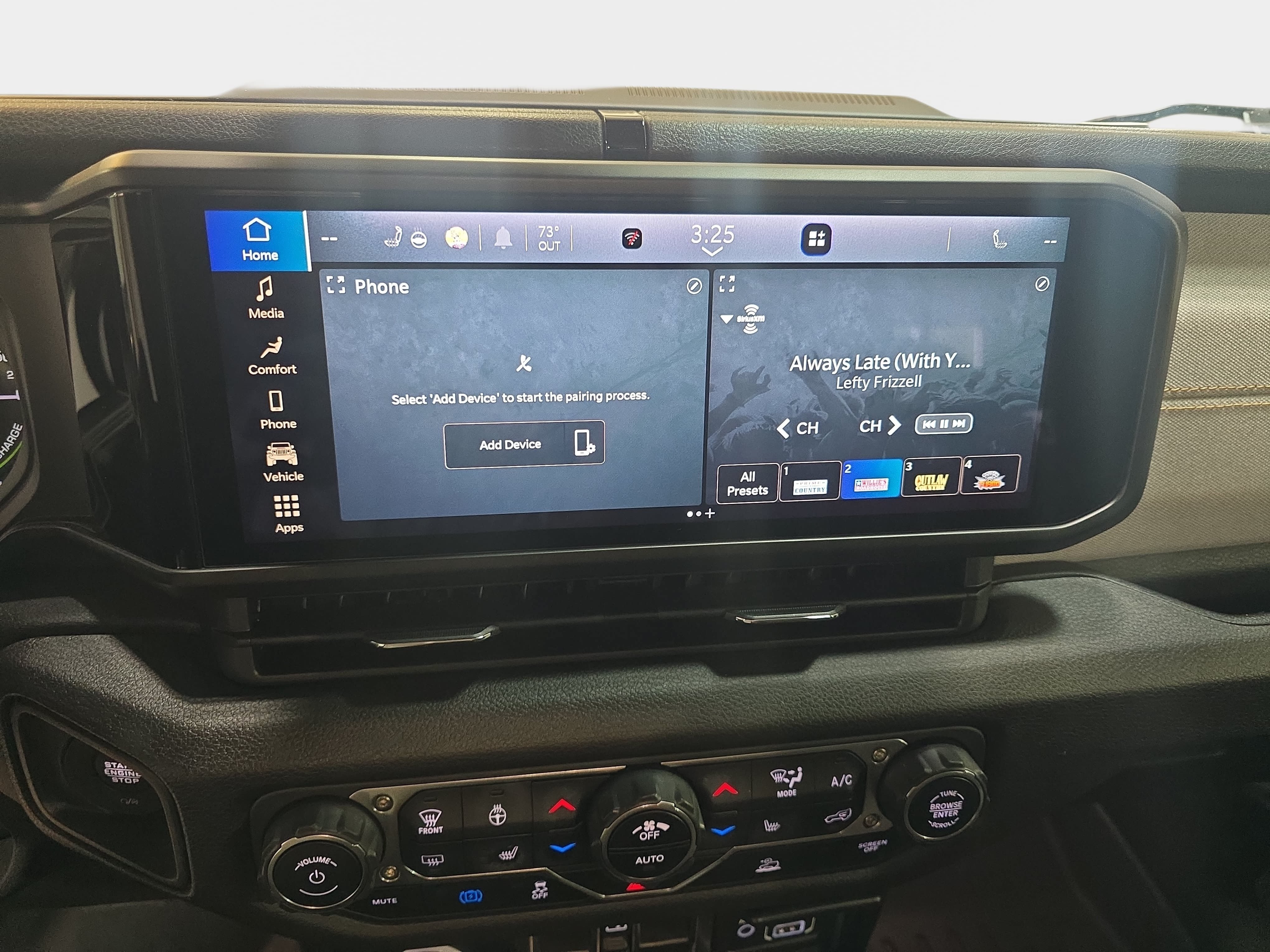 Used 2024 Jeep Wrangler Unlimited w/ Convenience Group AWD/4WD image 18