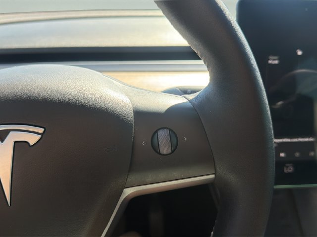 Used 2021 Tesla Model Y Long Range AWD/4WD image 20