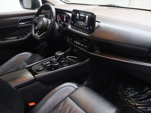 Used 2021 Nissan Rogue Platinum image 10