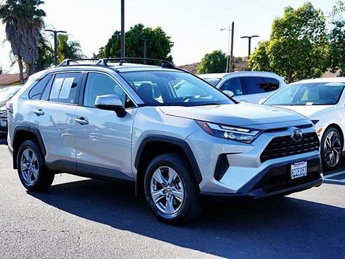Used 2022 Toyota RAV4 XLE w/ Convenience Package FWD image 6