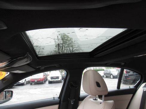 Used 2022 BMW 330i xDrive Sedan w/ Premium Package AWD/4WD image 22