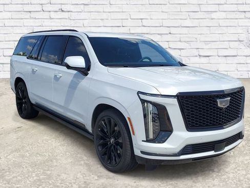 New 2026 Cadillac Escalade ESV Platinum Sport w/ LPO, ONYX Package AWD/4WD image 4
