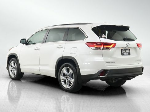 Used 2017 Toyota Highlander Limited AWD/4WD image 3