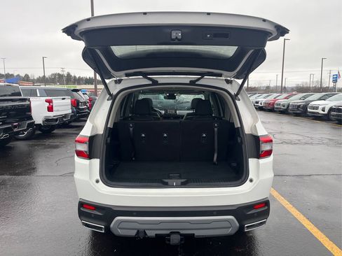 Used 2025 Honda Pilot Touring image 11