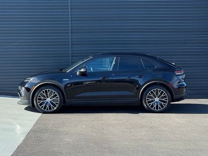 New 2025 Porsche Macan 4 Electric