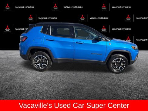 Used 2025 Jeep Compass Trailhawk AWD/4WD image 7