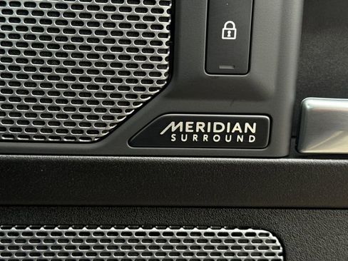 Used 2023 Land Rover Defender 90 V8 image 21