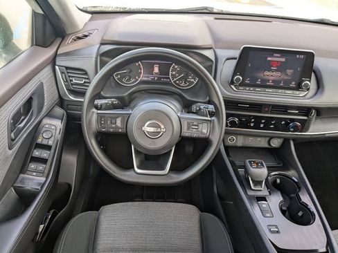 Used 2022 Nissan Rogue S image 22