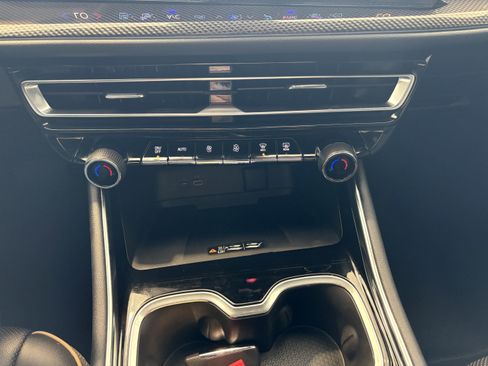 Used 2025 Chevrolet Traverse High Country w/ LPO, Floor Liner Package image 18