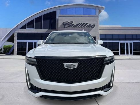 Used 2021 Cadillac Escalade ESV Sport w/ Driver Assist Tech Package RWD image 2