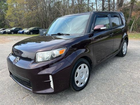 Used 2014 Scion xB image 3
