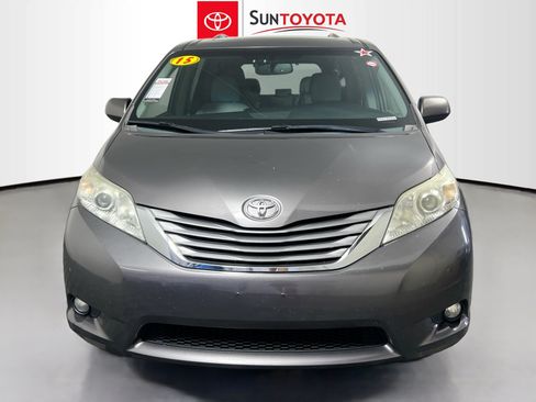 Used 2015 Toyota Sienna XLE w/ XLE Navigation Package FWD image 10